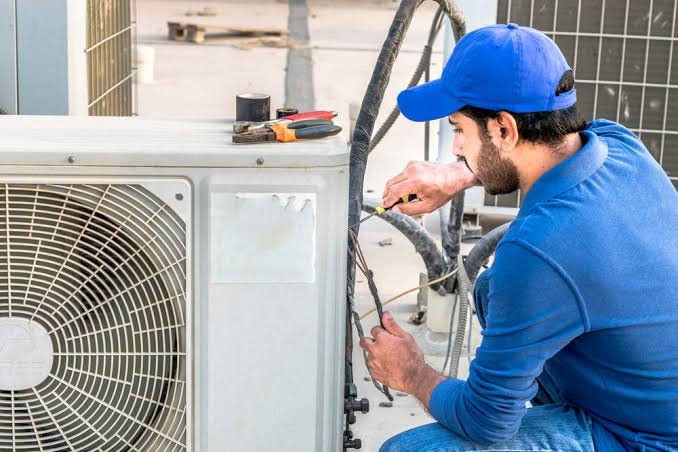 When Your AC Fails: Signs It’s Time to Call the Experts